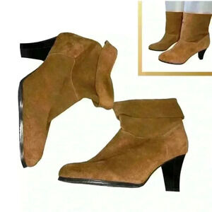 Markon Suede heel boots Leather upper balance man made material. Slightly worn